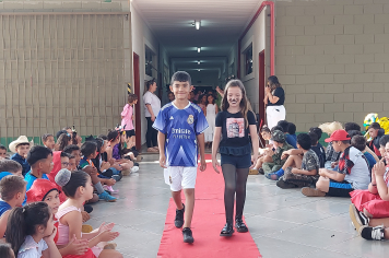 Foto - Dia de Fantasia na Escola Municipal Antônio Ferreira