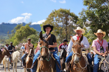 Foto - 6ª Cavalgada Beneficente ao Natal