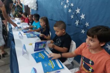 Foto - Noite de Autógrafos na Pré-Escola Luzia Sanches Diniz celebra educação, cultura e criatividade