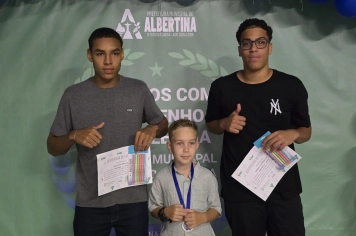 Foto relacionada - Albertina celebra avanços na educação com a cerimônia de premiação do Projeto +IDEB