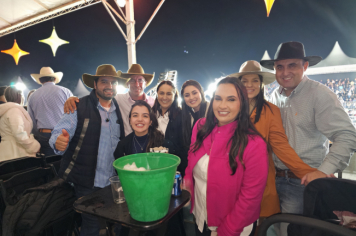 Foto - Abertura do 29º Rodeio leva emoção e espetáculo à arena!