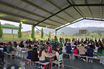 Foto relacionada - Festa e integração marcam o dia de churrasco na Escola Municipal Antônio Ferreira