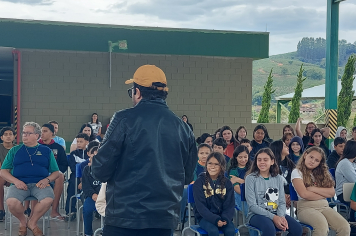 Foto - Uma Manhã de Emoção e Reflexão na Escola Antônio Ferreira