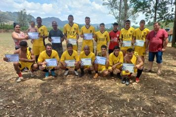 Foto - Cruzeirinho Empata com Folha Seca e Atletas Recebem Certificados de Participação