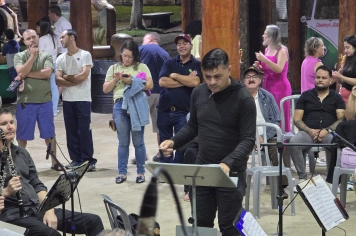 Foto relacionada - O Natal de Albertina brilhou de um jeito único e inesquecível!