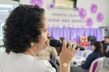 Foto - Agosto Lilás