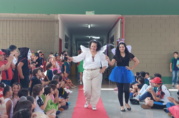 Foto relacionada - Desfile de Fantasias Encanta Alunos e Professores na Escola Municipal Antônio Ferreira!