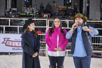 Foto - Abertura do 29º Rodeio leva emoção e espetáculo à arena!