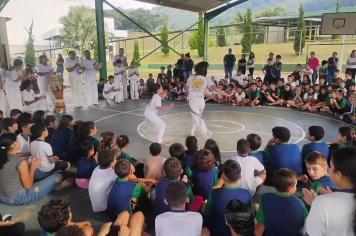 Foto - Capoeira, Cultura e Educação na Escola Antonio Ferreira