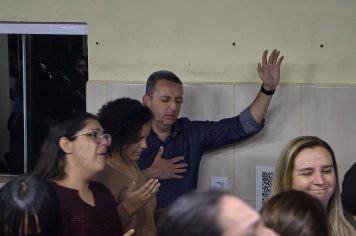 Foto relacionada - Segunda dia da 8ª Semana Evangélica reúne fiéis na Igreja Tua Face em noite de Palavra e adoração
