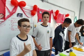 Foto - Feira de Conhecimento: Escola Municipal Antônio Ferreira