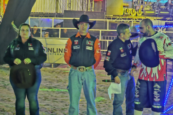 Foto - Abertura do 29º Rodeio leva emoção e espetáculo à arena!