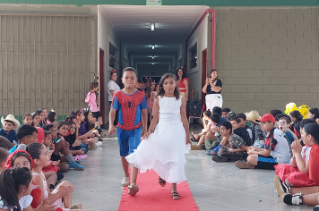 Foto - Dia de Fantasia na Escola Municipal Antônio Ferreira