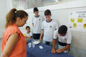 Foto - Feira de Conhecimento: Escola Municipal Antônio Ferreira