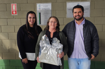 Foto - Professores da rede municipal de Albertina recebem Chromebooks para uso pedagógico