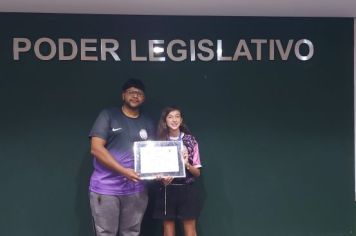 Foto - Time de Futsal Feminino de Albertina Recebe Honraria na Câmara Municipal