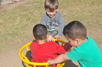Foto - final de bimestre das Escolas e Creche 