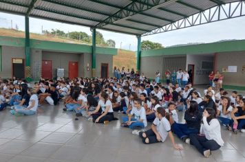 Foto - Feira de Conhecimento: Escola Municipal Antônio Ferreira