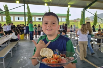 Foto - Churrasco na Escola Municipal Antonio Ferreira
