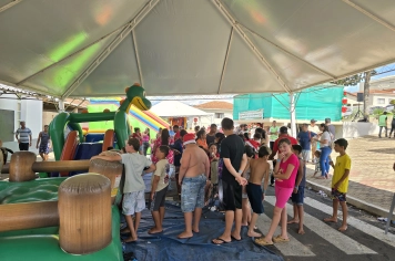 Foto - Natal na Praça – Albertina de Luz 2025