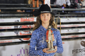 Foto - Tradição e fé embalaram o segundo dia do rodeio