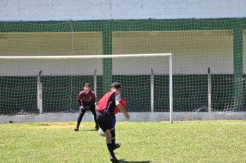Foto - Treino de Futebol de Campo (Crianças e Adolescentes)