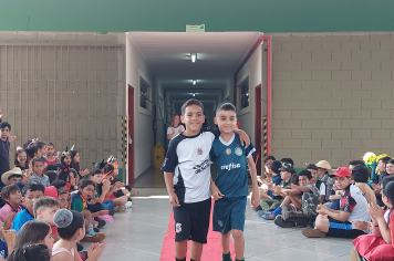Foto - Dia de Fantasia na Escola Municipal Antônio Ferreira
