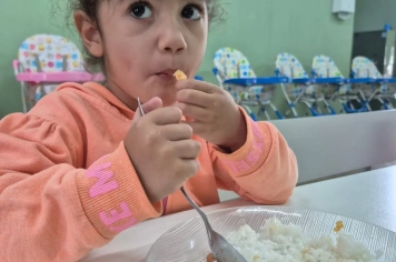 Foto - Lanche Especial de Fim de Ano – Creche Municipal Teresa Rossi