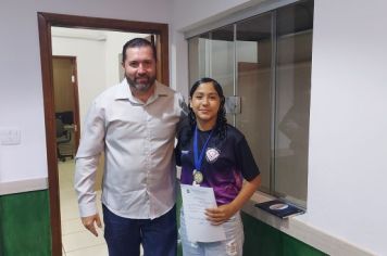 Foto - Time de Futsal Feminino de Albertina Recebe Honraria na Câmara Municipal