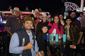Foto - Abertura do 29º Rodeio leva emoção e espetáculo à arena!