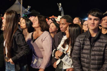 Foto - Tradição e fé embalaram o segundo dia do rodeio