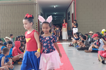Foto - Dia de Fantasia na Escola Municipal Antônio Ferreira