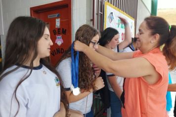 Foto - Feira de Conhecimento: Escola Municipal Antônio Ferreira