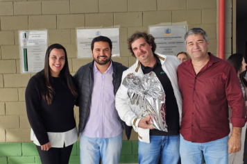 Foto - Professores da rede municipal de Albertina recebem Chromebooks para uso pedagógico