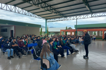 Foto relacionada - Bullying não é brincadeira: palestra emociona alunos e promove reflexão na Escola Municipal Antonio Ferreira