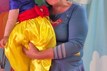 Foto relacionada - Uma Semana Inesquecível de Cores, Fantasia e Sorrisos na Creche Municipal Tereza Rossi