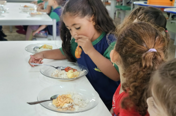 Foto - Alimentação nas Escolas de Albertina