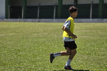 Foto - Treino de Futebol de Campo (Crianças e Adolescentes)