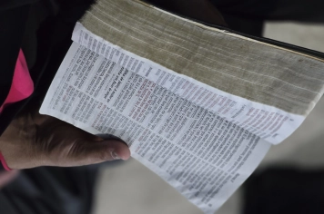 Foto relacionada - Terceiro dia da 8ª Semana Evangélica reúne fiéis na Igreja Resgatando Vidas em noite de oração e renovação