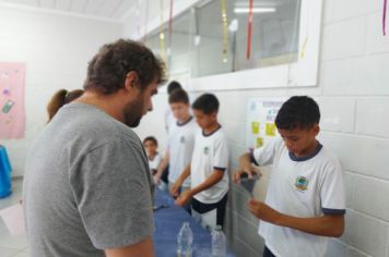 Foto - Feira de Conhecimento: Escola Municipal Antônio Ferreira