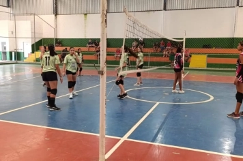 Foto - Primeiro amistoso das categorias de base do vôlei