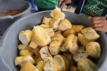 Foto relacionada - Festa e integração marcam o dia de churrasco na Escola Municipal Antônio Ferreira