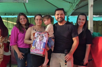 Foto relacionada - Albertina de Luz 2025 se despede com praça lotada, presentes para as crianças e um Natal que virou memória