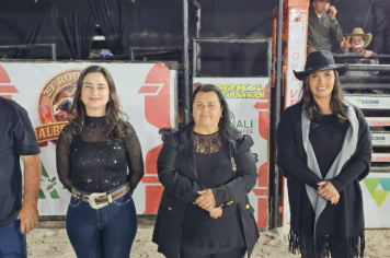 Foto - Tradição e fé embalaram o segundo dia do rodeio