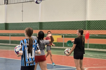 Foto - Treino de Vôlei de Base
