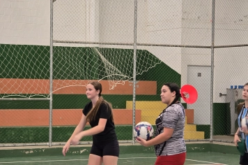 Foto - Treino de Vôlei de Base
