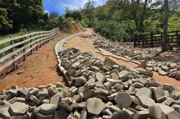 Estrada do Cristo permanece interditada após enxurrada e Prefeitura reforça alerta de segurança