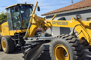 Albertina Recebe Nova Motoniveladora para Reforçar Serviços nas Estradas Rurais