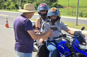Evangelização na entrada da cidade marca momento especial da 8ª Semana Evangélica de Albertina