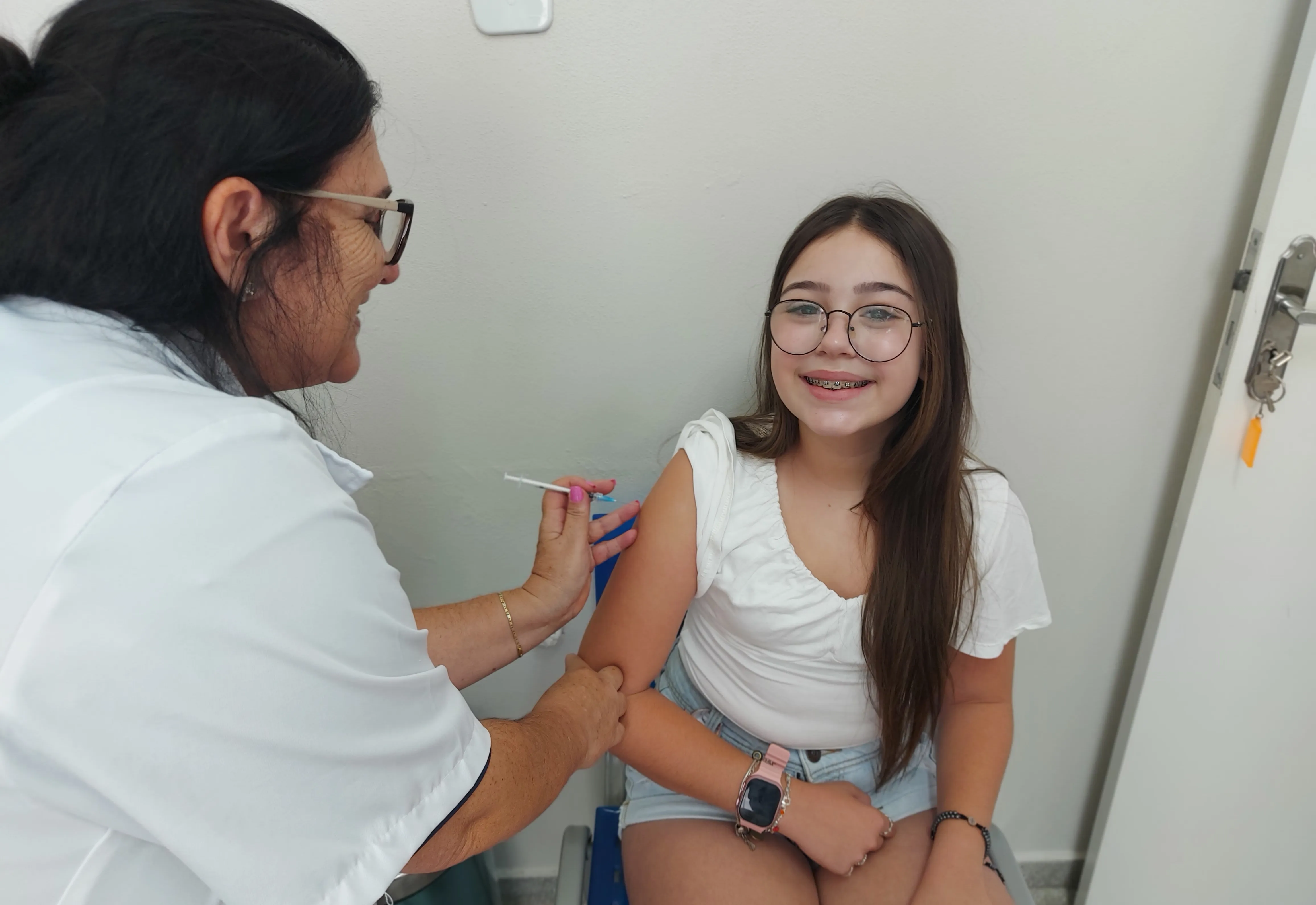 Vacina contra a dengue protege nossos jovens e reforça a prevenção em Albertina